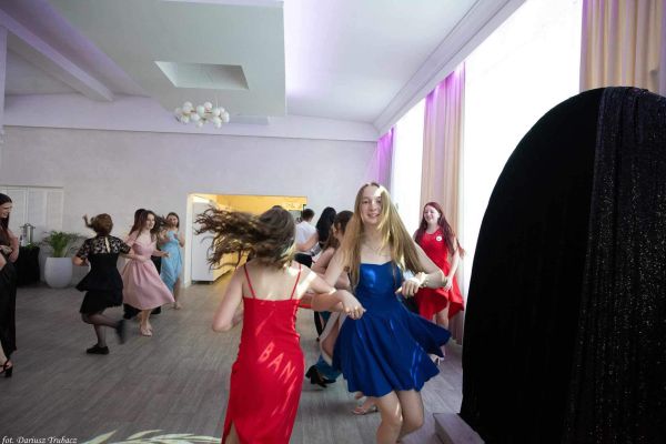 Bal klas ósmych