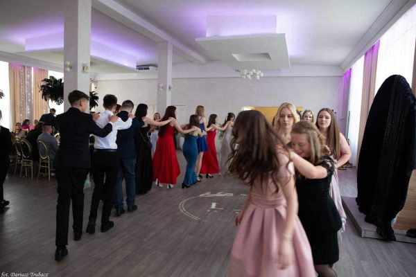 Bal klas ósmych