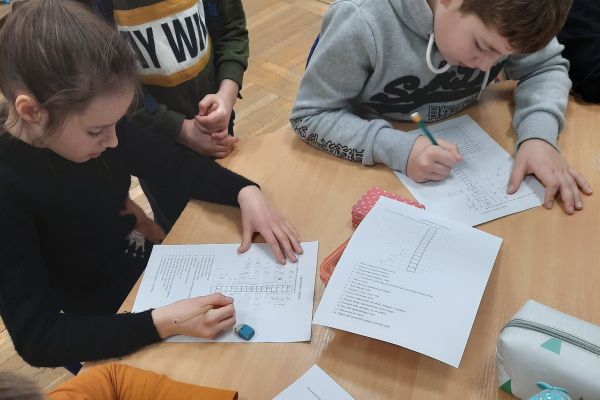 Rozwiązywanie zimowej krzyżówki