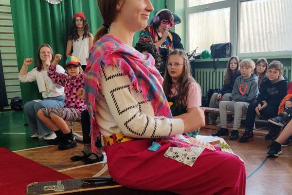 Pokaz mody uczniów i nauczycieli